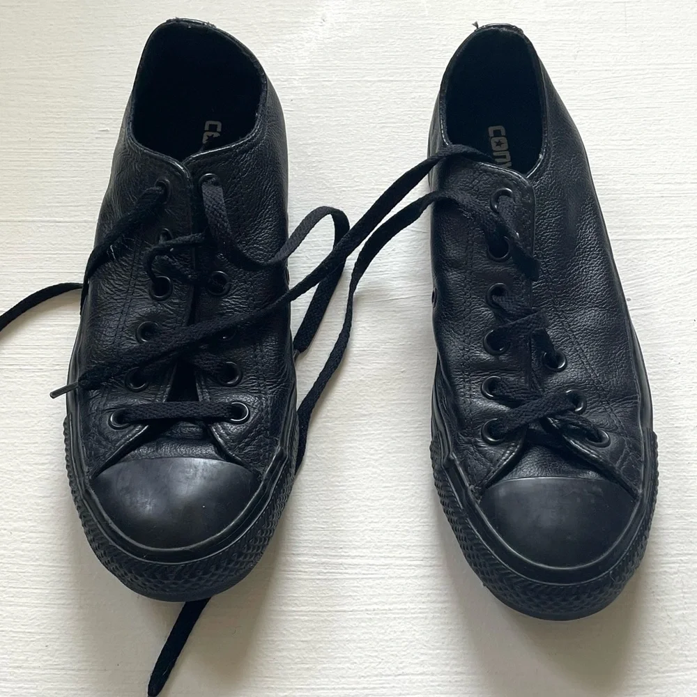 Converse 6.5 Chuck Taylor Allstar Leather Low Top Sneakers Black on black